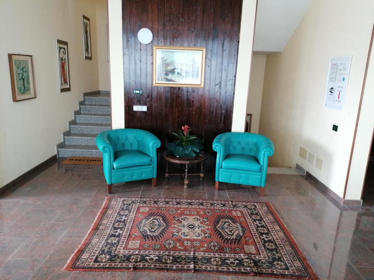 Nebbiuno Residence Villa Margherita B&B מראה חיצוני תמונה